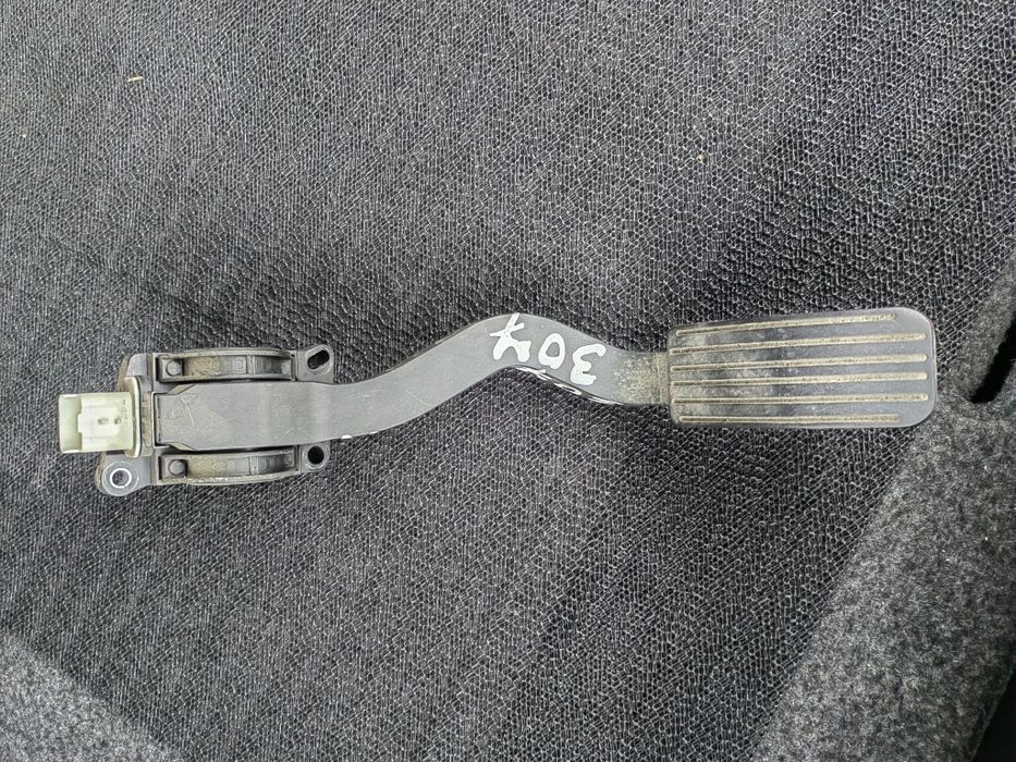 Педал за газта Пежо 307