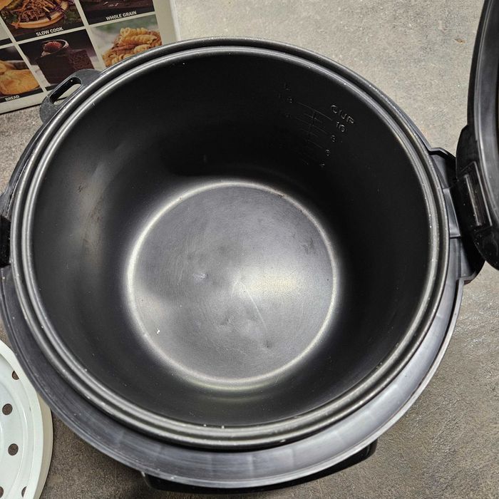 Продавам Уред за готвене мултикукър Делимано цена 10 евро