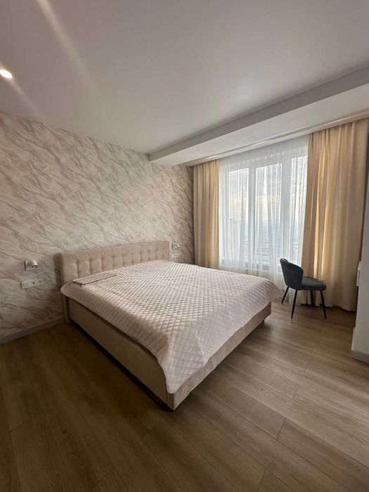 Дава се под наем Тристаен апартамент в София, Център - 96 кв.м за 475 € - Снимка #1