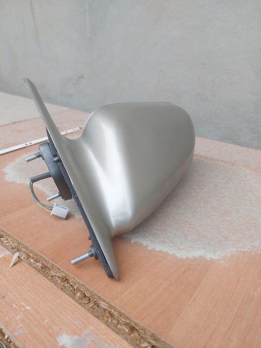 Камри20 сол жактагы айна