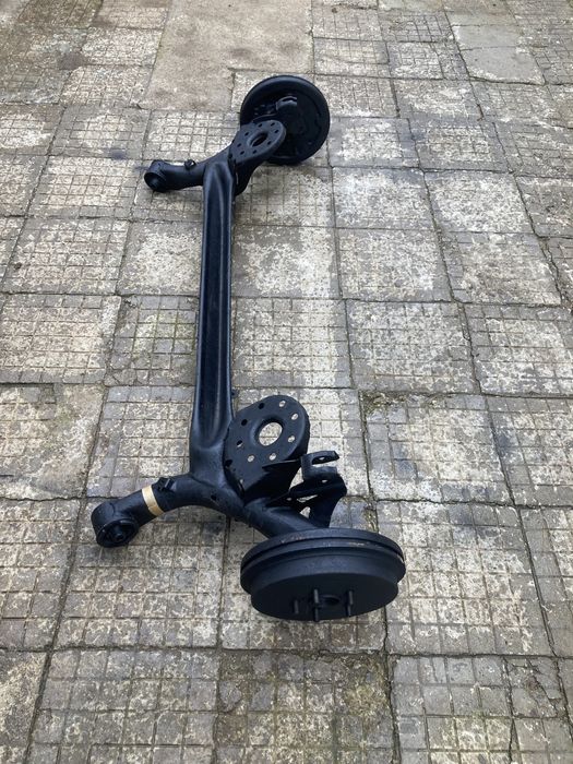 Заден мост за тойота версо S/Toyota verso s 11-15г