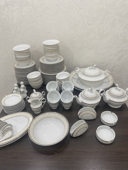 Продаю чайно-столовый сервиз