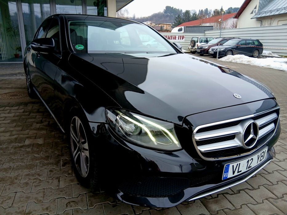 Mercedes-Benz E220 2020 AMG 4MATIC Impecabil