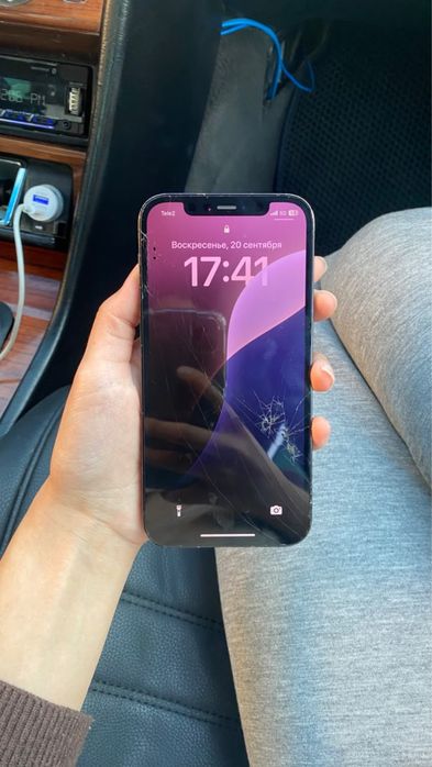 Айфон 12 про продам