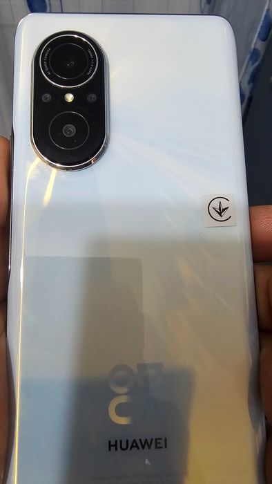 Huawei Nova 9 SE 128/8gb ram. Supercharge 66W.