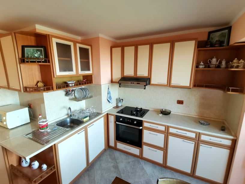 Дава се под наем Тристаен апартамент в Бургас, Изгрев - 85 кв.м за 500 € - Снимка #2