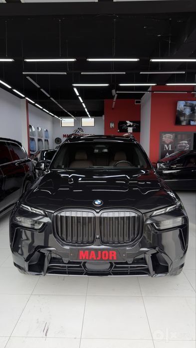 BMW Х7 40i.