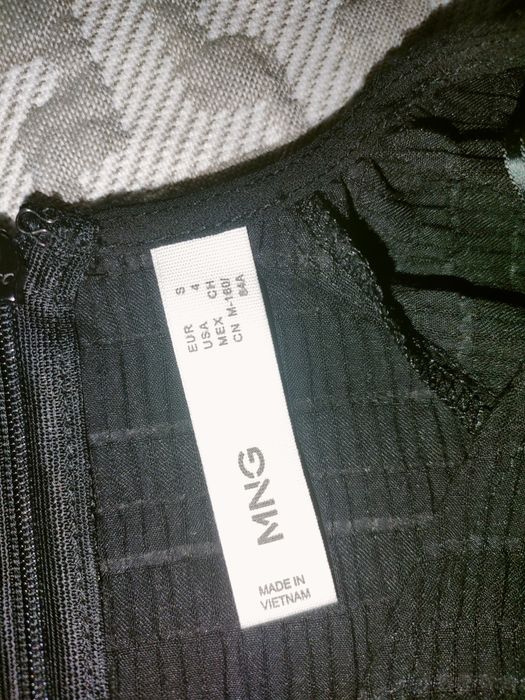 Продам платье бренда Mango