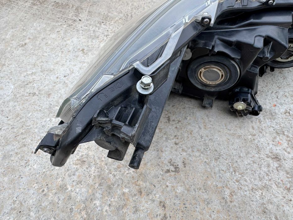 Far halogen stanga Toyota Hillux