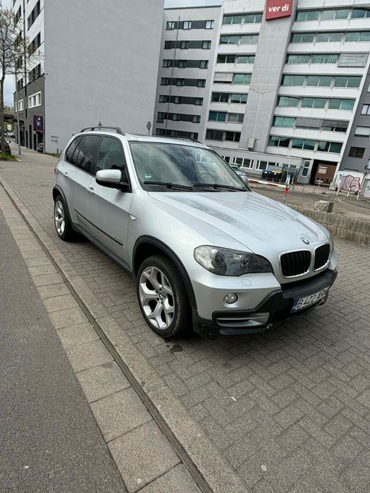 Vand x5 impecabil mecanic si estetic pt anul 2010