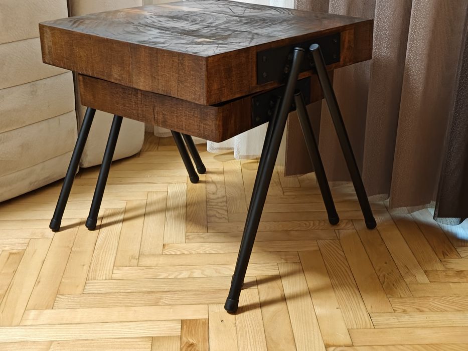 Помощни маси от масив