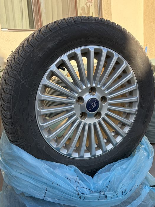 Vand roti complete Ford 16 cu anvelope de iarna aproape noi