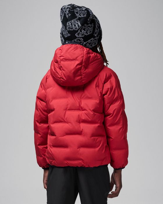 Jordan Essentials: Детско Зимно Яке в Емблематично Червено