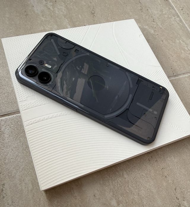 Телефон  Nothing Phone (2)
