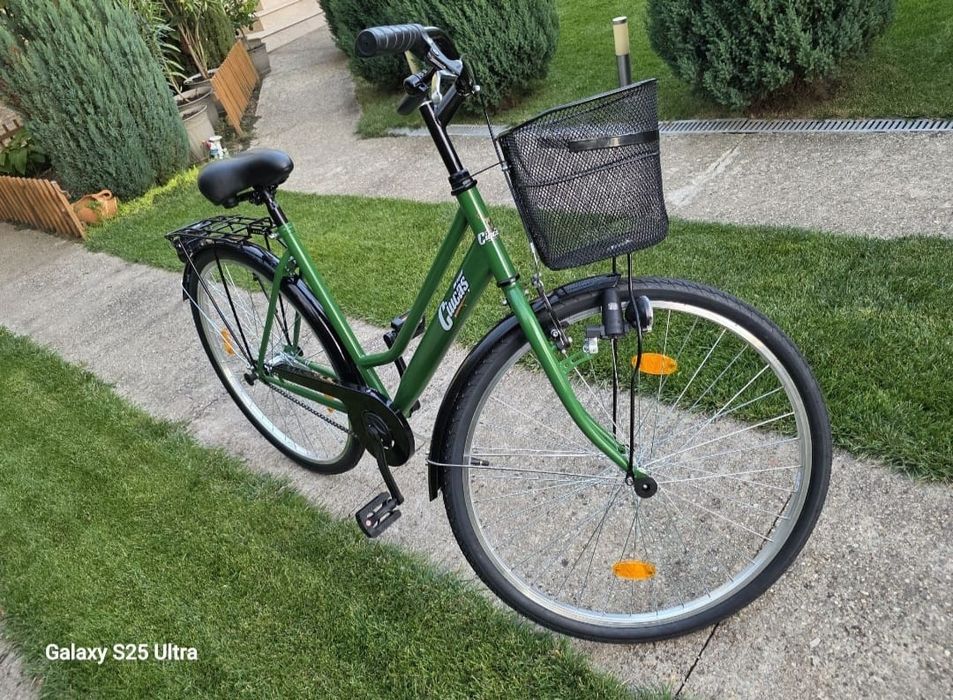 Vând bicicletă .