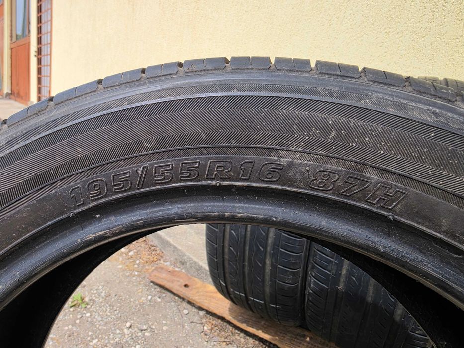 4 бр. летни гуми 195/55/16 Kumho 4,5-5 mm DOT 1916