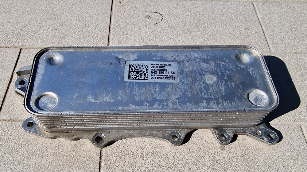 Охладител(радиатор) масло за  Mercedes 320/350  CDI