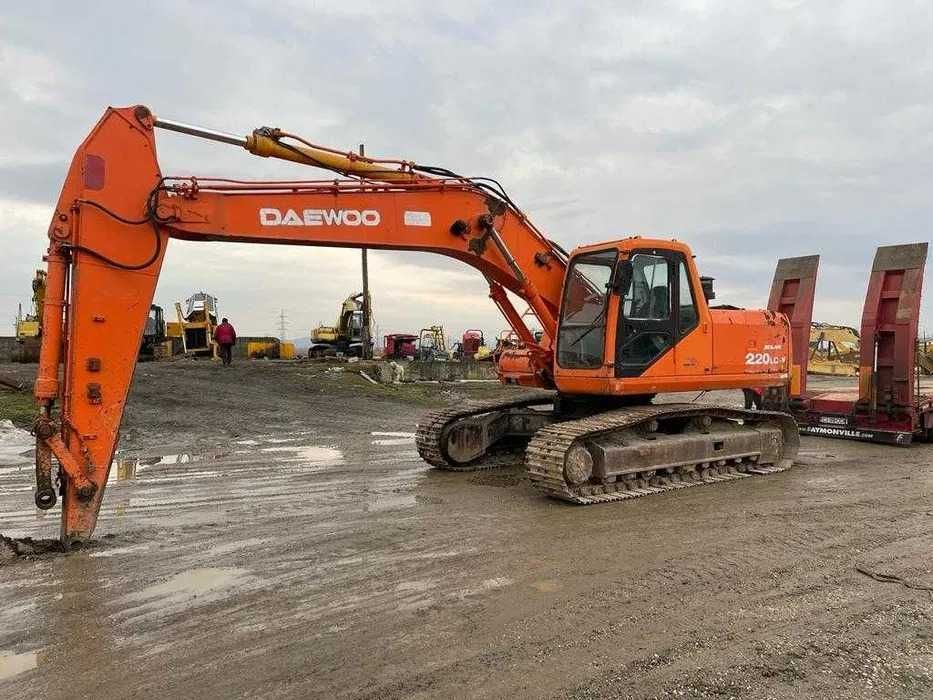 Cabina excavator pe senile DAEWOO S 220 LC-V