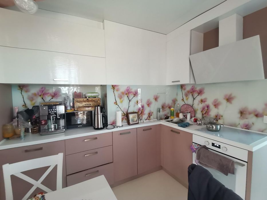 Тристаен апартамент с гледка море в ж.к Зорница