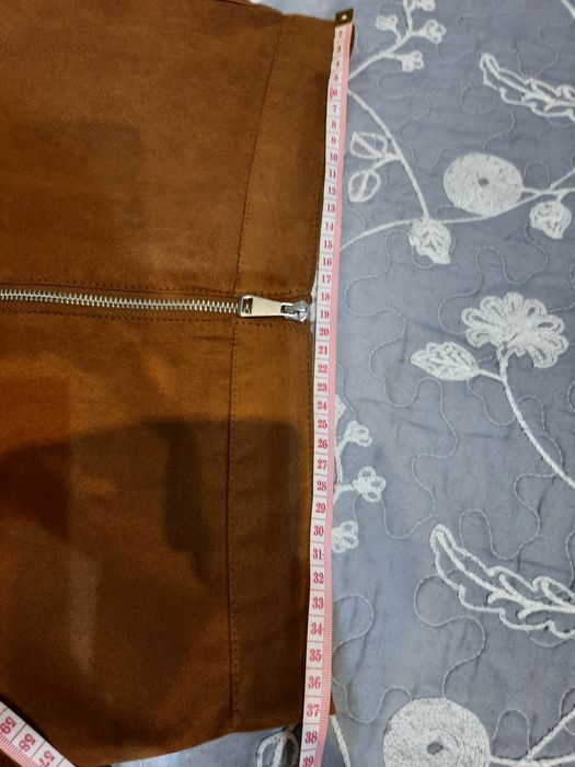 Fusta din piele intoarsa