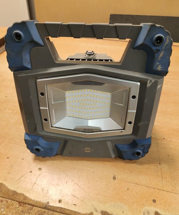 Vand bec cu led pe baterie