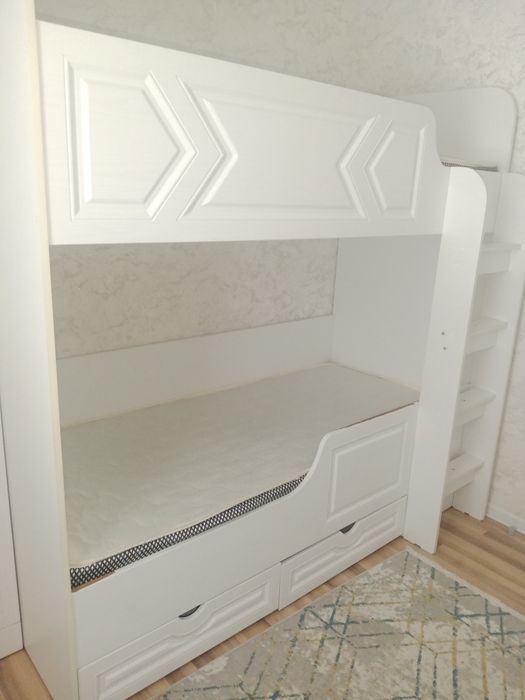 Продам двухярусную кровать