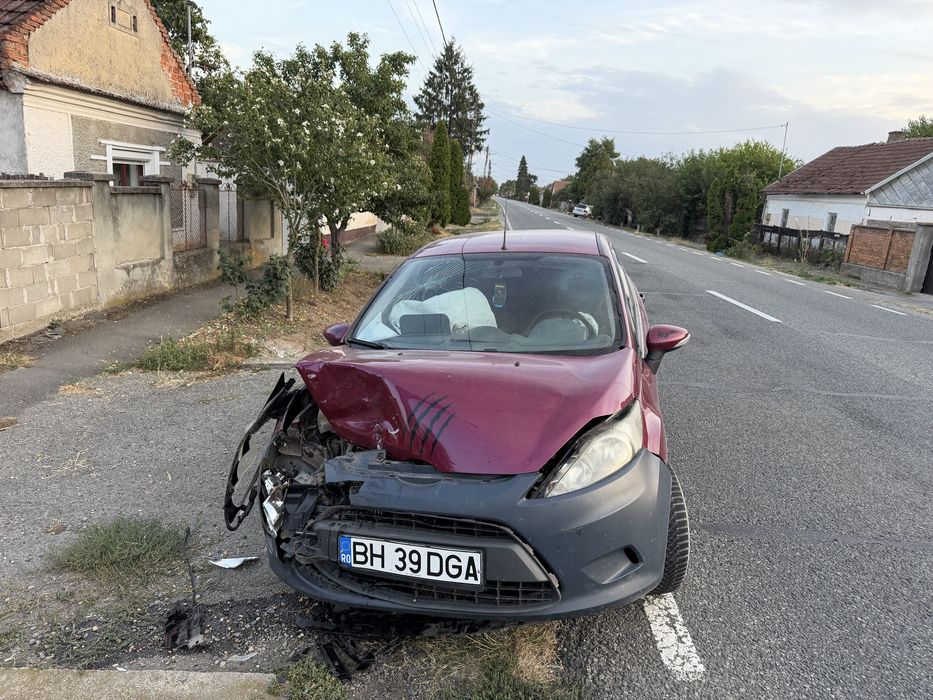 Vand FORD FIESTA 1.6 2009 Dezmembrari