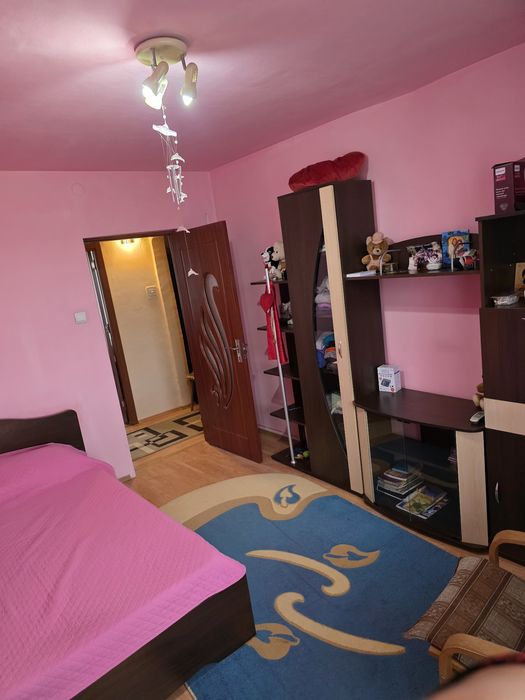 Super ofertă Beiuș! APARTAMENT CU 3 camere, 2 balcoane, bucătărie mare