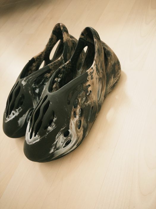 Yeezy Foam Rnnr