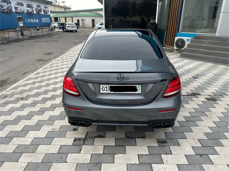 Продается оригинальный Mersedes benz E53 AMG