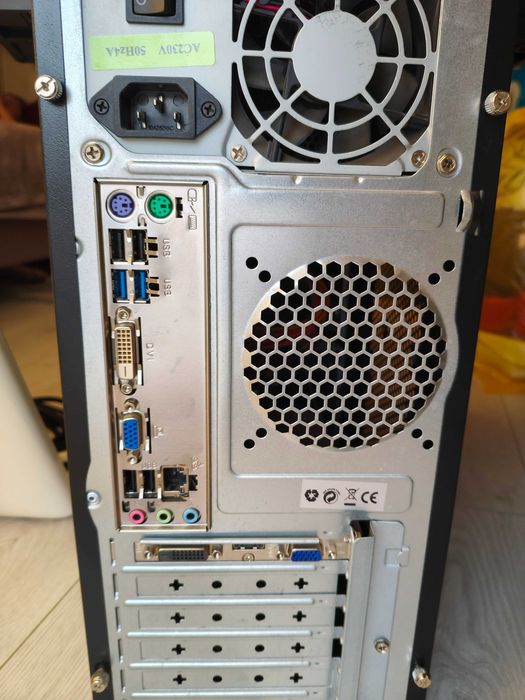 Sistem delux Pc complet cu monitor,tastatura si cabluri si licente neg!