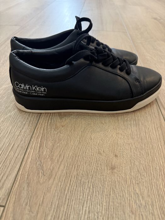 Vand adidasi calvin klein marime 40