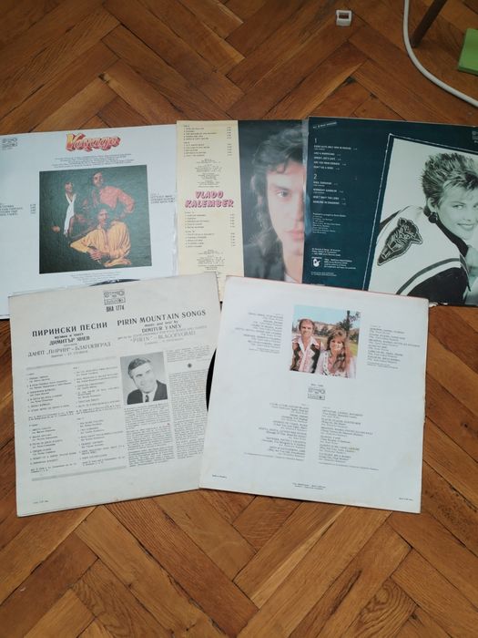 Запазен грамофон Филипс и плочи