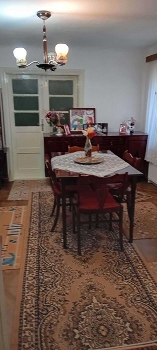 vand casa zona centrala