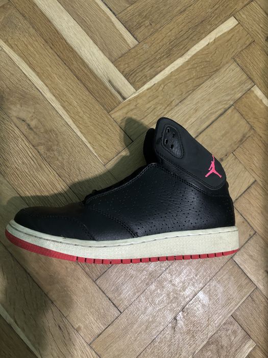 Продавам оригинални кожени кецове на Jordan