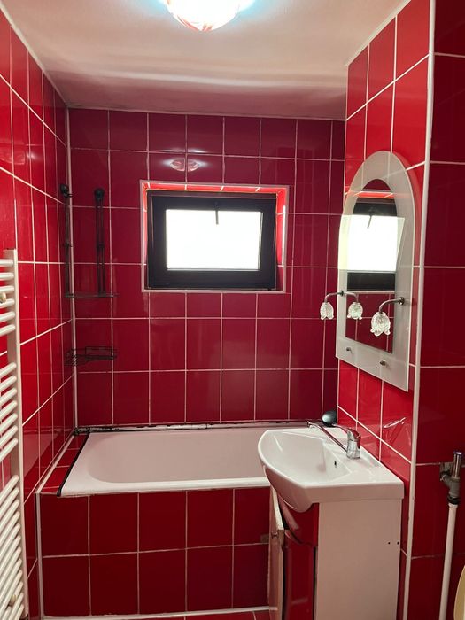 Inchiriez apartament