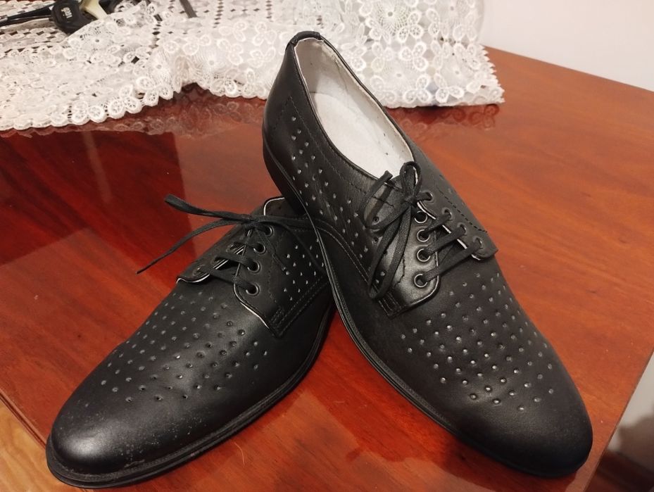 Vănd pantofi piele