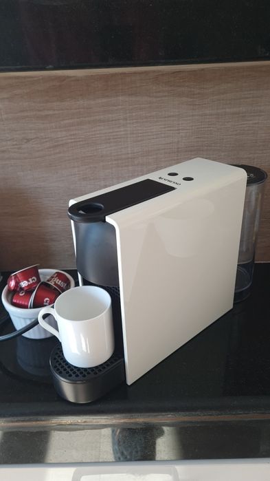 Nespresso Esenza Mini кафемашшна
