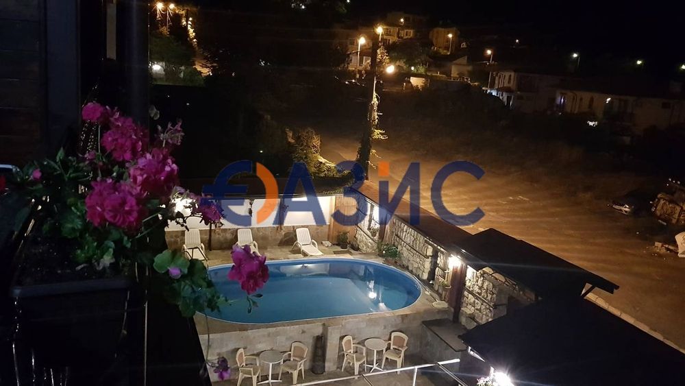 Продава се Хотел в с. Кошарица, Област Бургас - 744 кв.м за 514 €/кв.м - Снимка #1