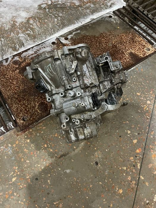 Коробка Карина Е 1.6