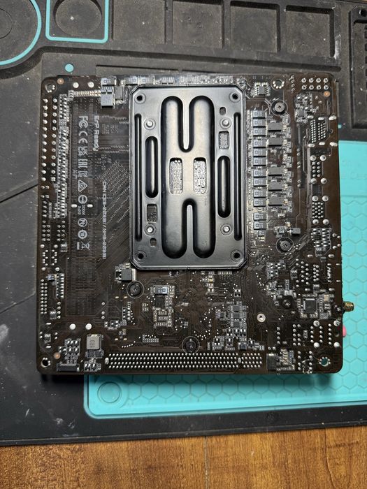 Gigabyte A620I AX AM5 Mini-ITX – Funcțională – Wi-Fi
