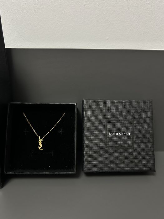 Lanț Saint Laurent Auriu Cu Pandantiv Logo YSL