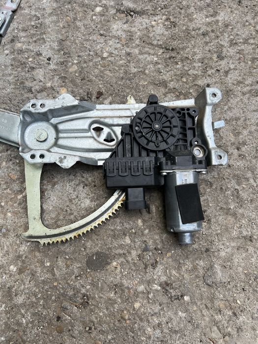 Macara Geam | Fata / Spate | Stanga / Dreapta | Opel Astra H | Break / GTC / Limuzina / Coupe | Piese Motoras Motor Modul Sofer Pasager Butoane