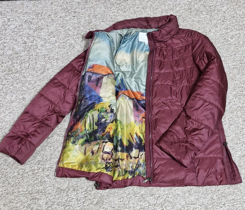 Женская, легкая куртка