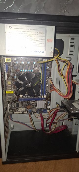 компьютер сатылады
ПЛАТА H61

DDR 3    2 GB

HDD 250 GB

MONITOR 19

B