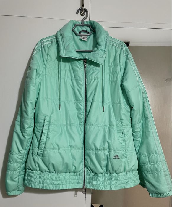 Оригинальная куртка Adidas, размер S.