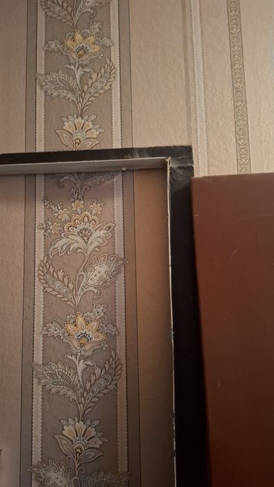 Продавам метална врата