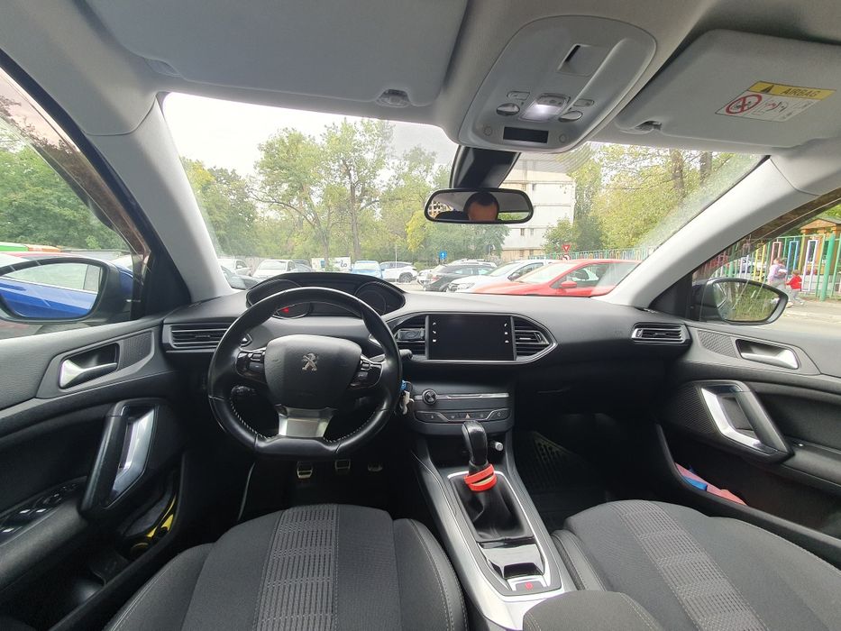 Vand Peugeot 308/an 2018/km: 53.000/ unic proprietar.