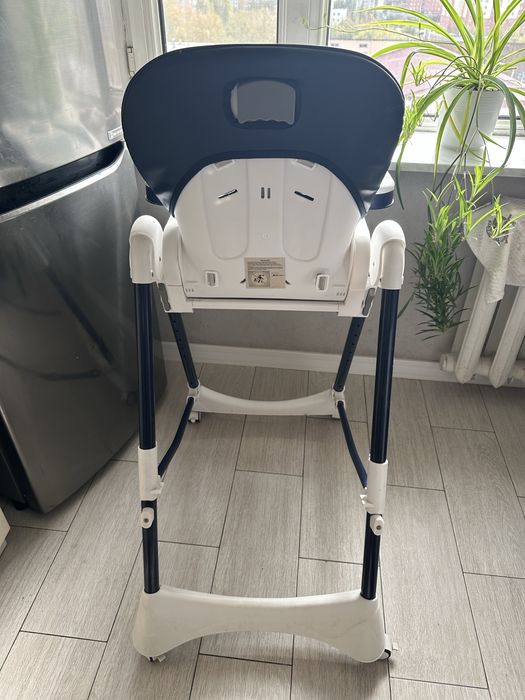 Продам детский стульчик для кориления