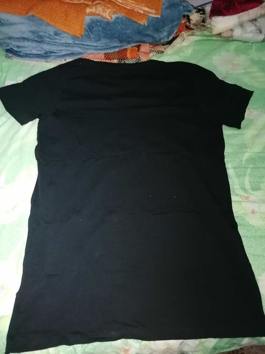 Продавам 3 броя нови тениски - размер М - на обща цена 15 лв.